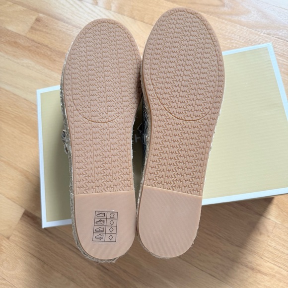 Michael Kors Espadrille, “Lynn Ballet Espadrille”, Silver, Size 9, New in Box! - Picture 5 of 7